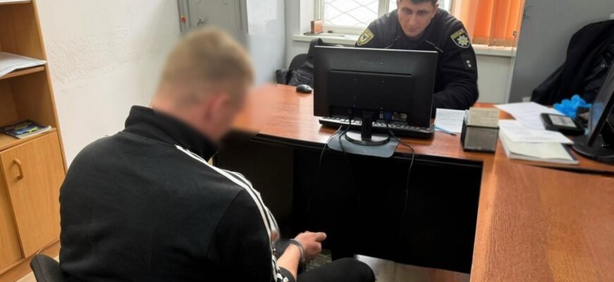 На вулиці Довженка затримано чоловіка за хуліганські дії