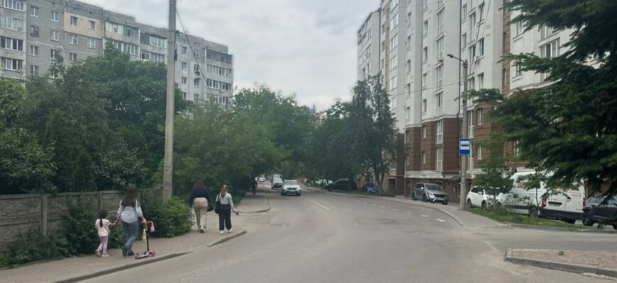 В Івано-Франківську внаслідок ДТП важко травмувалася 8-річна дівчинка
