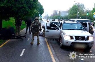 Розбійний напад на підприємця: на Прикарпаття екстрадовано організатора банди