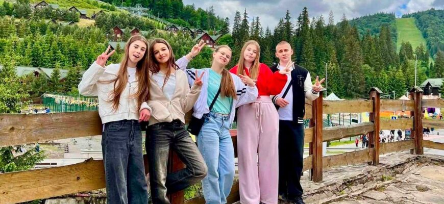 Призери проєкту «Серцем єдиним, ми — Україна!» відпочивають у Карпатах