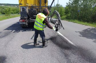На дорогах державного значення Прикарпаття тривають відновлювальні роботи