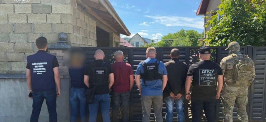 Фіктивний шлюб за 7 тис. доларів: на Прикарпатті затримано 33-річну жінку