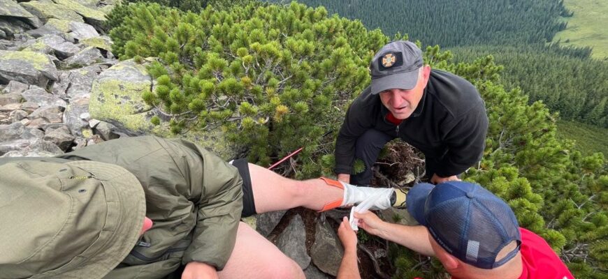 Рятувальники Прикарпаття двічі надавали допомогу туристам у горах