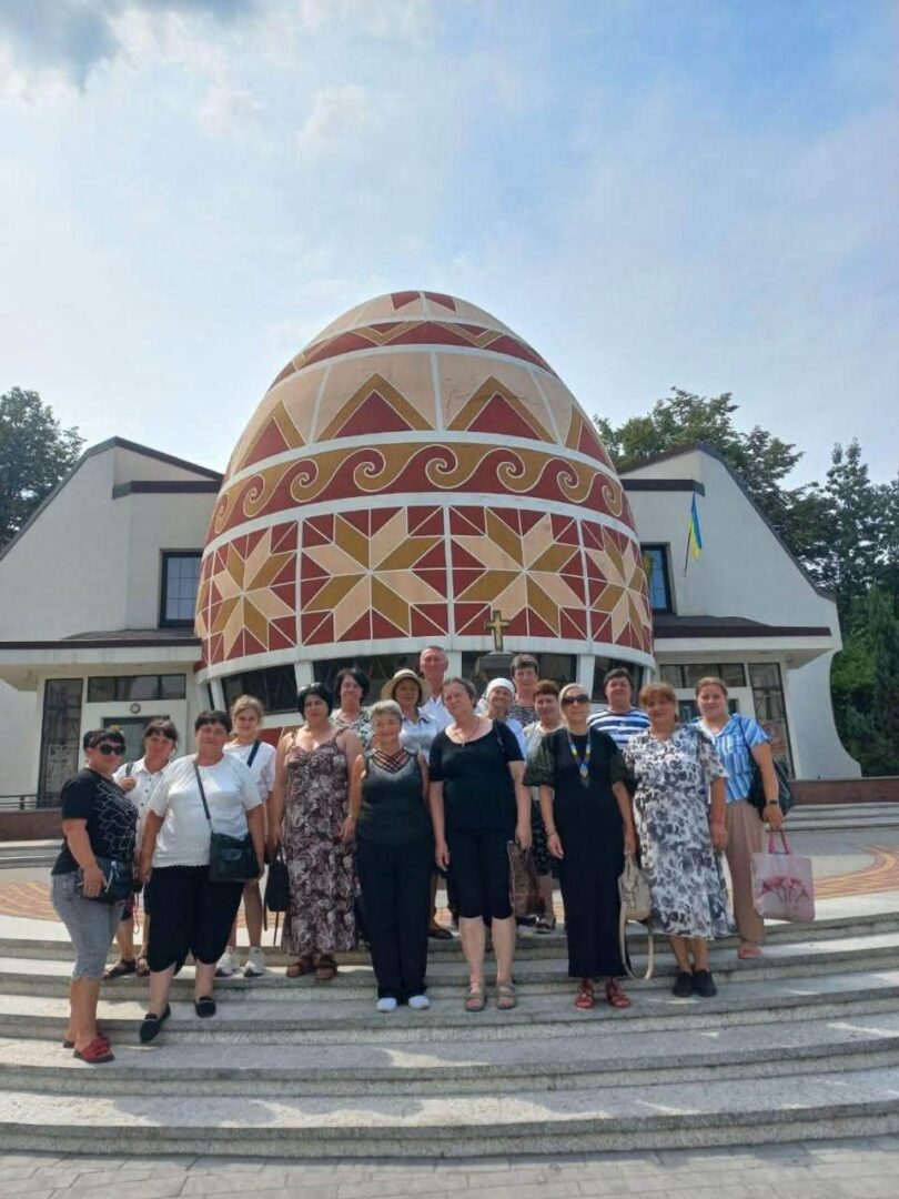 amgdrtzh - Для 17 родин захисників із Тлумацької громади організували подорож до Коломиї - rai.ua
