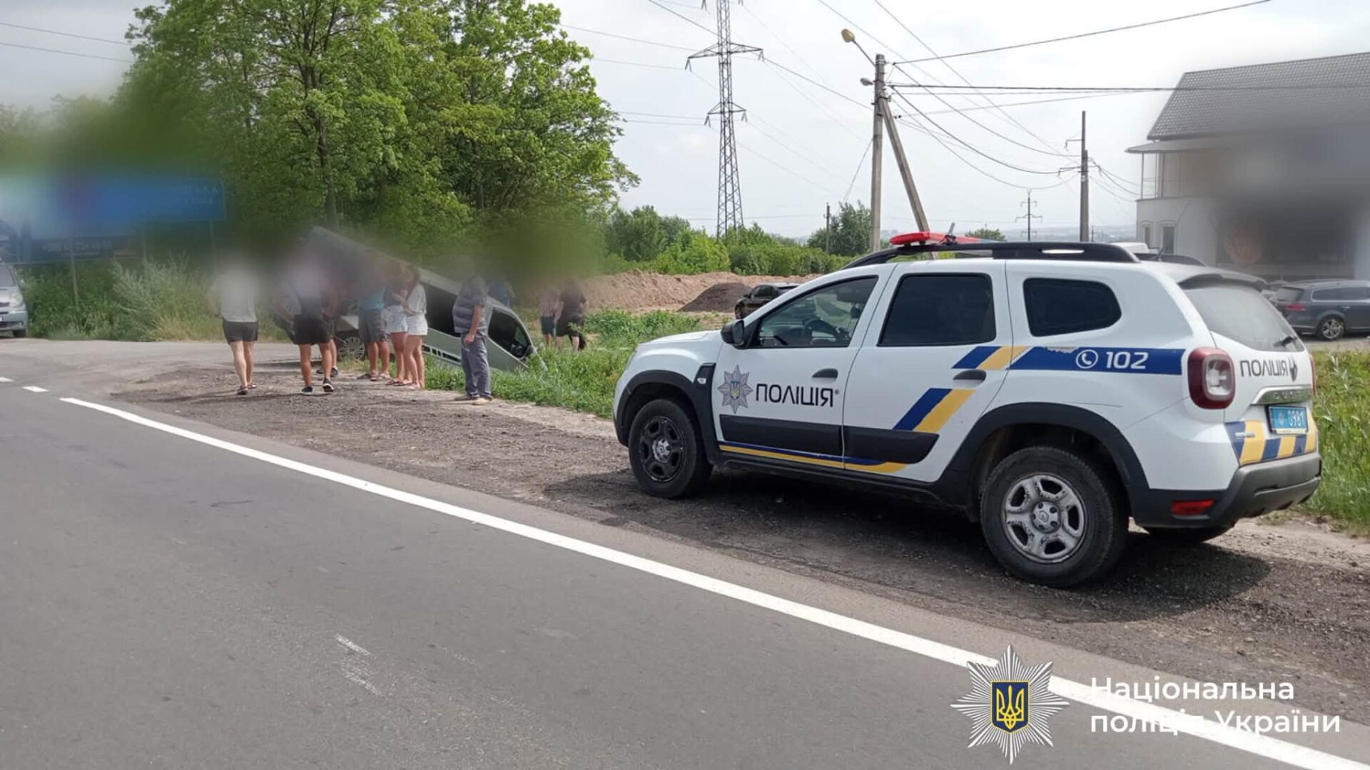 amnld - Поліцейські встановлюють обставини ДТП на виїзді з Івано-Франківської ТГ - rai.ua