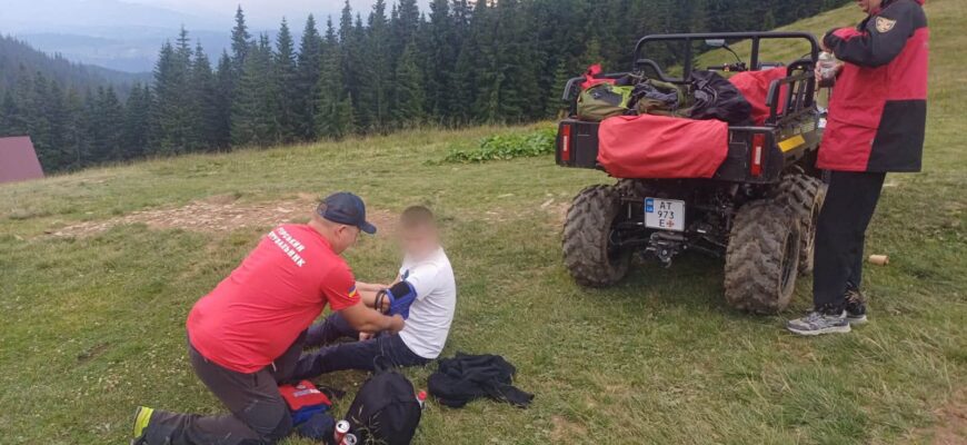 Рятувальники надали допомогу туристу в горах