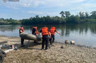 На третю добу пошуків рятувальники виявили тіло чоловіка, який зник у річці Дністер