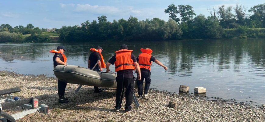 На третю добу пошуків рятувальники виявили тіло чоловіка, який зник у річці Дністер