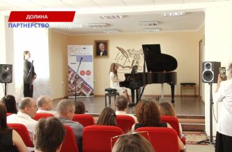 Для Долинської дитячої музичної школи закупили рояль. Відео