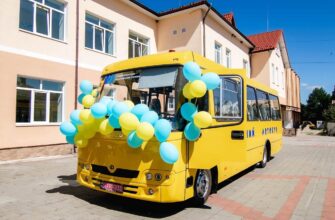 На Прикарпатті автопарк шкільних автобусів поповнився новим транспортом