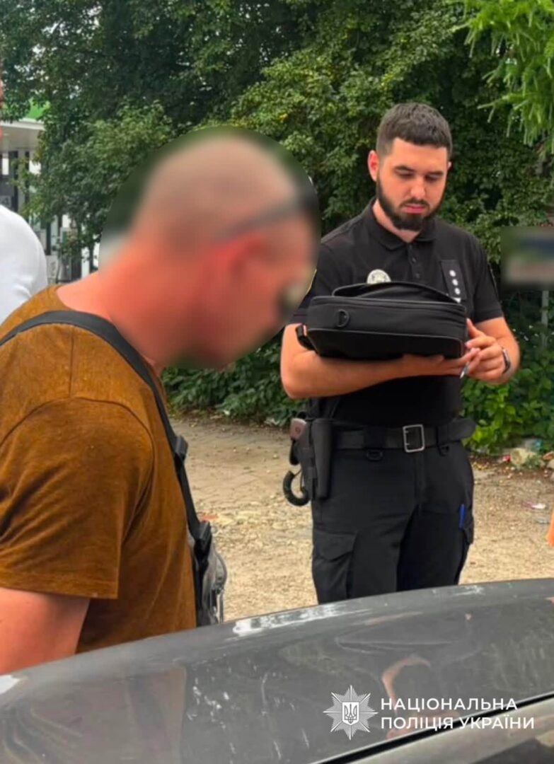 magzh - Незаконний обіг психотропів: прикарпатські поліцейські викрили трьох наркоділків - rai.ua