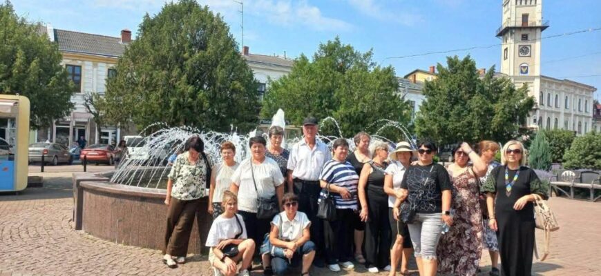 Для 17 родин захисників із Тлумацької громади організували подорож до Коломиї