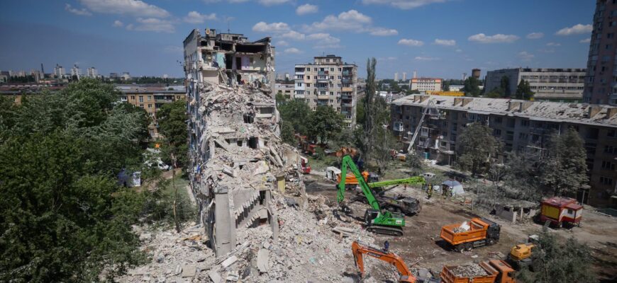 У Києві ще продовжуються аварійно-рятувальні роботи