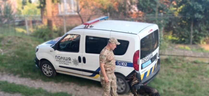 Поліцейські Прикарпаття затримали чоловіка, який до смерті побив 95-річну матір