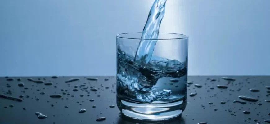 Чому для організму важливо споживати воду: пояснюють медики