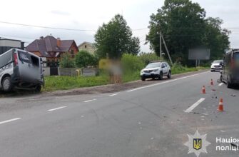 Поліцейські встановлюють обставини ДТП на виїзді з Івано-Франківської ТГ