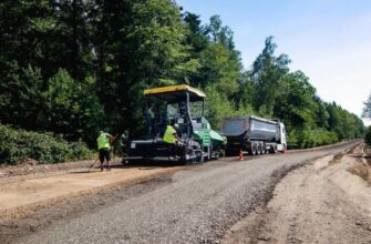 На Прикарпатті триває ремонт доріг місцевого значення