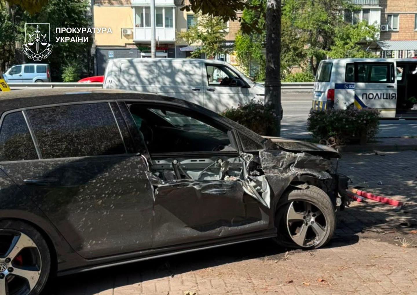 iulzynr - Водію, який в’їхав у зупинку громадського транспорту в Києві, повідомлено про підозру - rai.ua