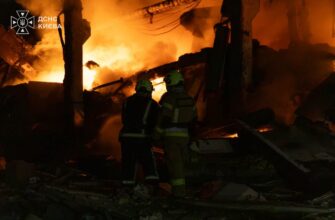 З ночі тривають роботи по ліквідації наслідків російського удару у Запоріжжі