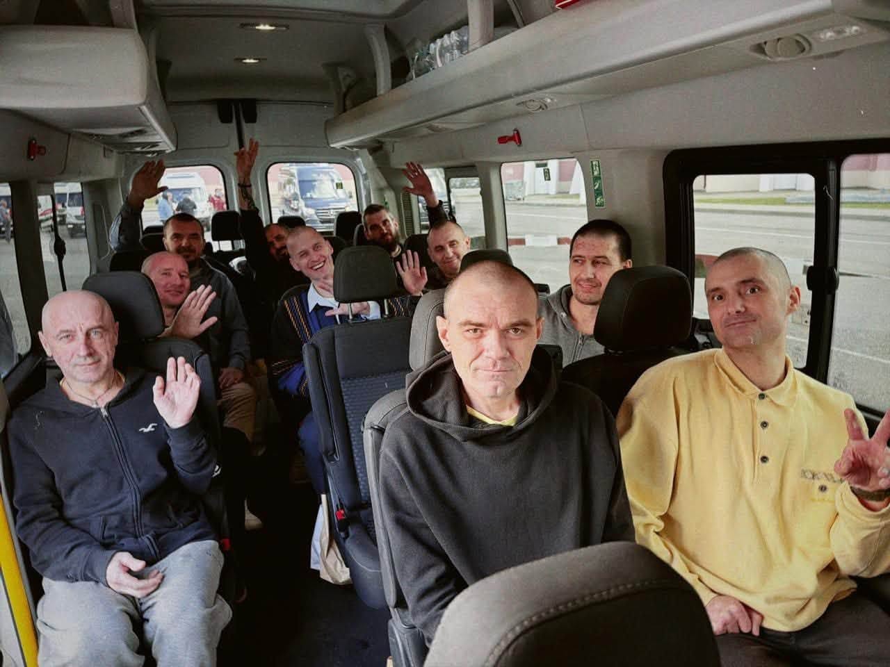 oooooooooooo - Ще 10 українських воїнів повертаються додому з полону - rai.ua
