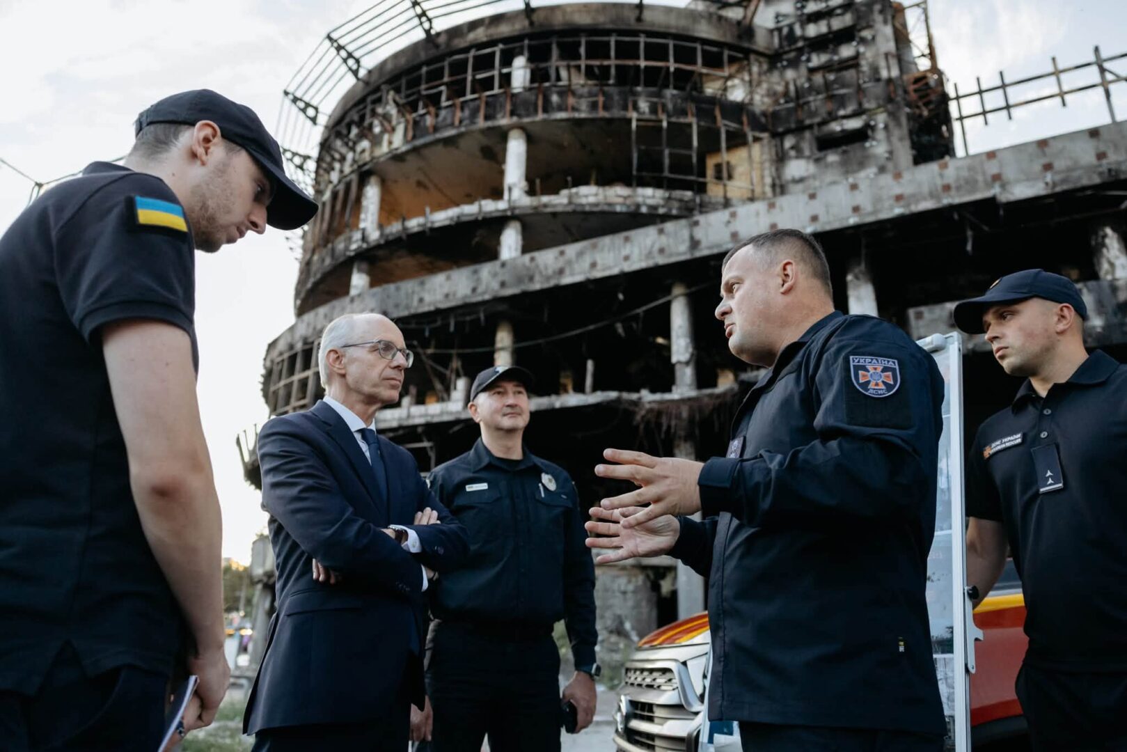 oshch0h.di - Іноземним делегаціям з Люксембургу та Естонії показали наслідки атак по Києву - rai.ua