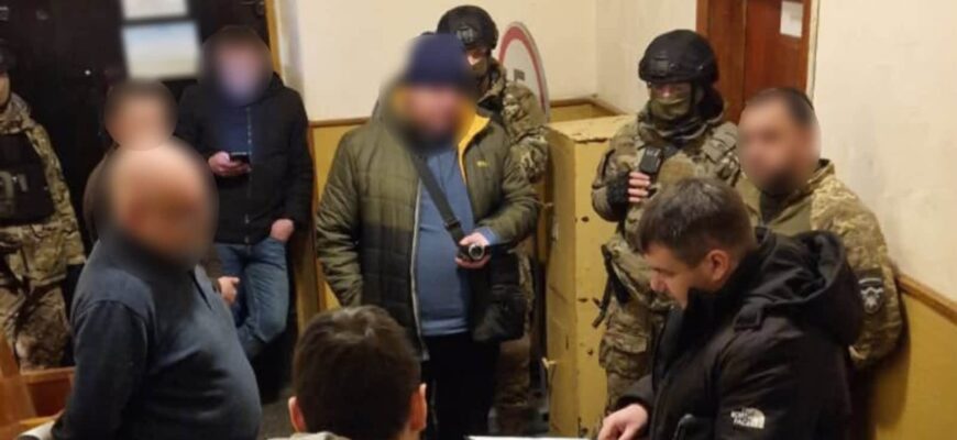 Знімали з розшуку та вносили фіктивні дані: викрито махінації в системі «Оберіг»