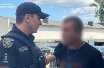 Поліцейські затримали чоловіка, який влаштував конфлікт у центрі міста