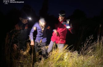 Рятувальники двічі допомогли людям, які заблукали на Прикарпатті