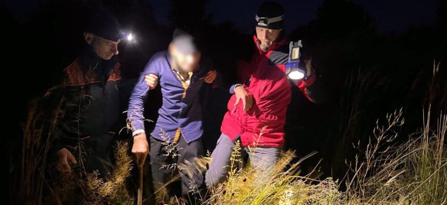 Рятувальники двічі допомогли людям, які заблукали на Прикарпатті