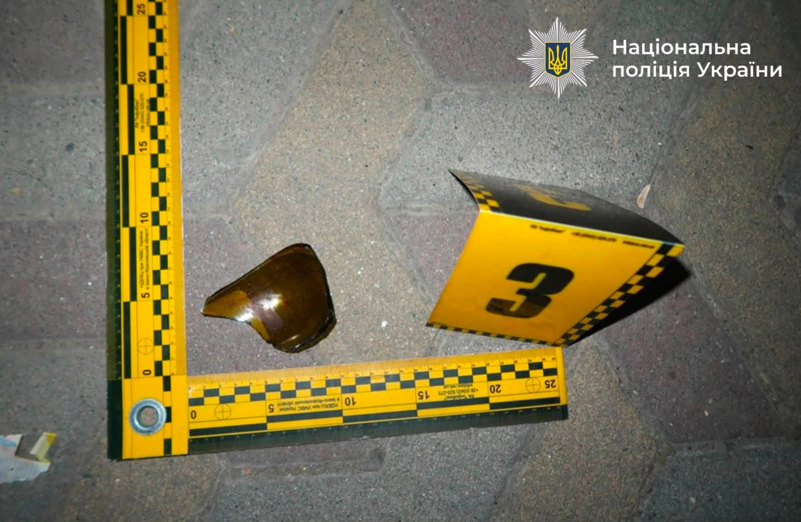 ushotskashch - Розбив пляшку та напав на підлітка: поліцейські затримали 44-річного чоловіка - rai.ua