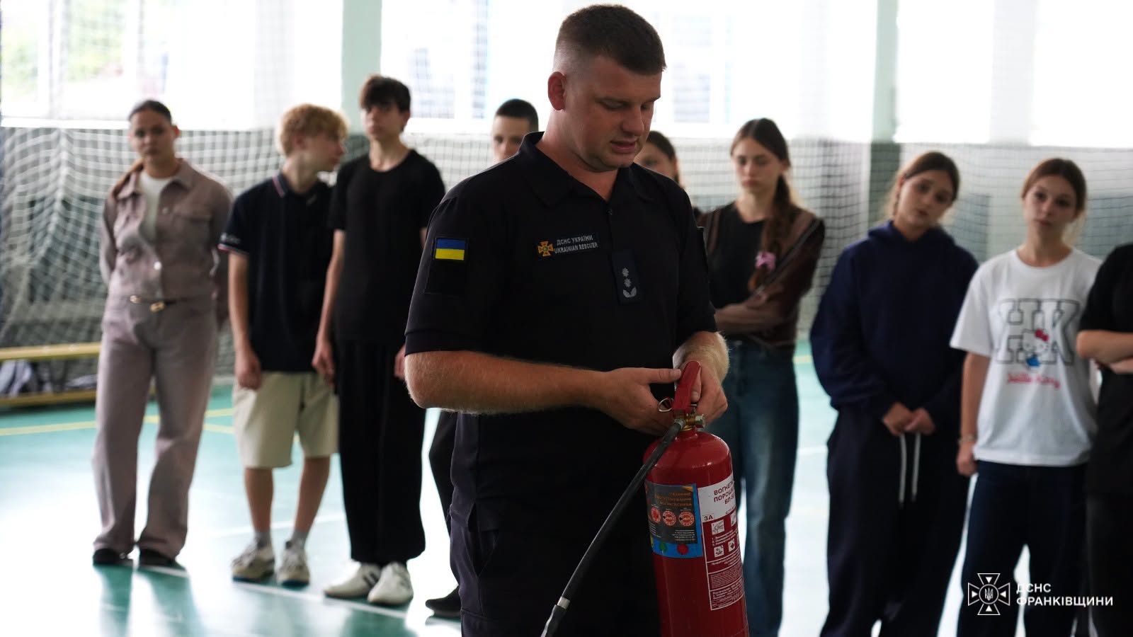 ypo8iuzyep - Рятувальники Прикарпаття провели захід для ліцеїстів МВС - rai.ua