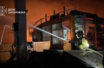 росіяни вдарили по торговельному центру в Запоріжжі: травмована одна людина