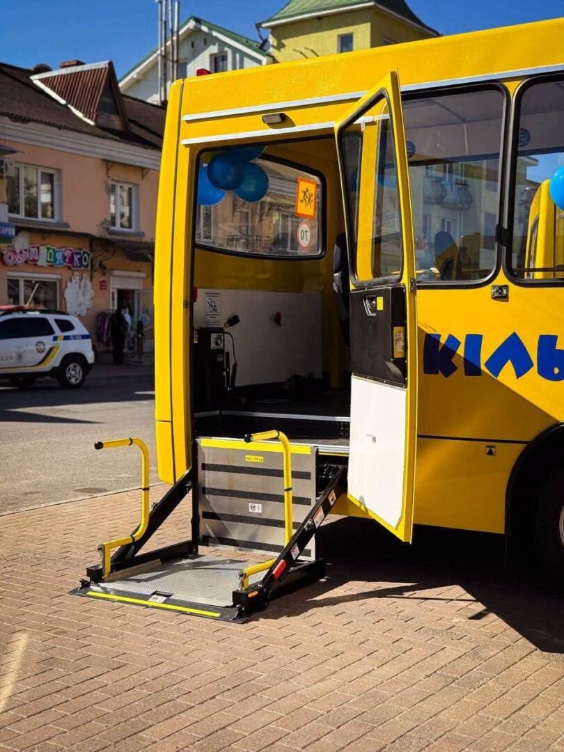 dhgh - 5 нових шкільних автобусів передали для шкіл Косівщини - rai.ua