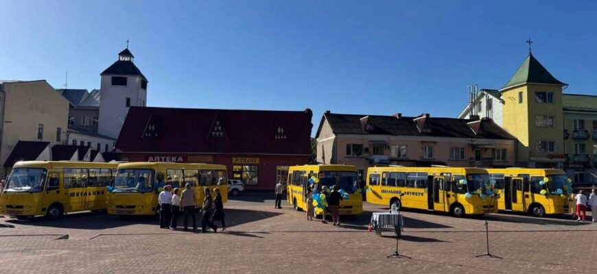 5 нових шкільних автобусів передали для шкіл Косівщини