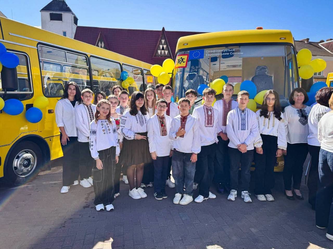 gtrshchiuzhlynr 1 - 5 нових шкільних автобусів передали для шкіл Косівщини - rai.ua