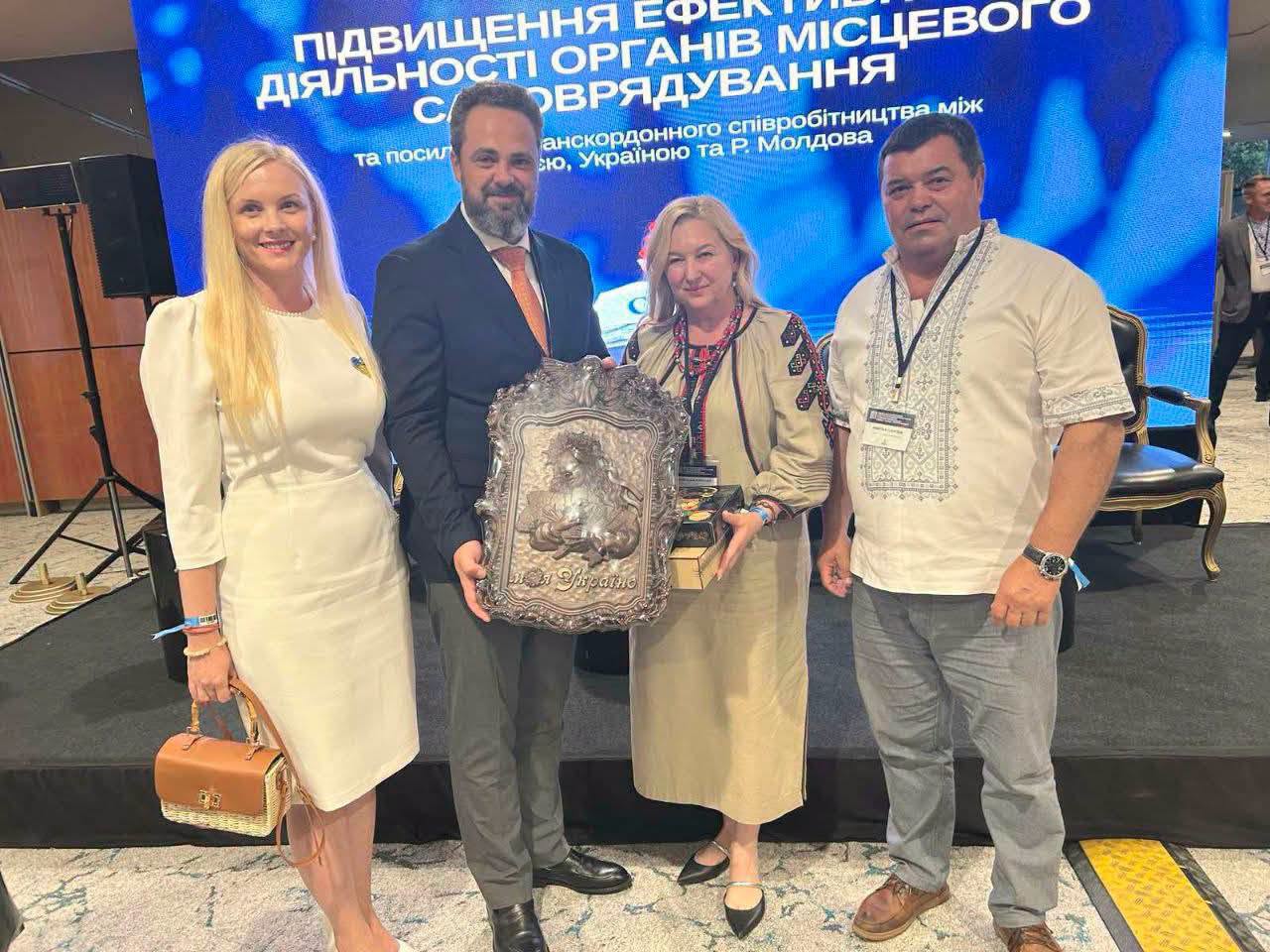 lnshrnd - Представники Прикарпаття долучилися до міжнародного форуму в Румунії - rai.ua