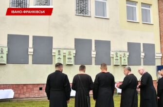 В Опришівцях вшанували пам'ять п’ятьох полеглих випускників. Відео