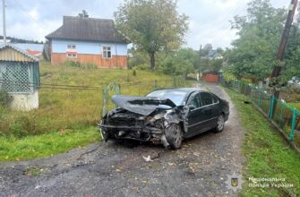 Поліцейські встановлюють обставини двох ДТП, де травмувалися 6 людей