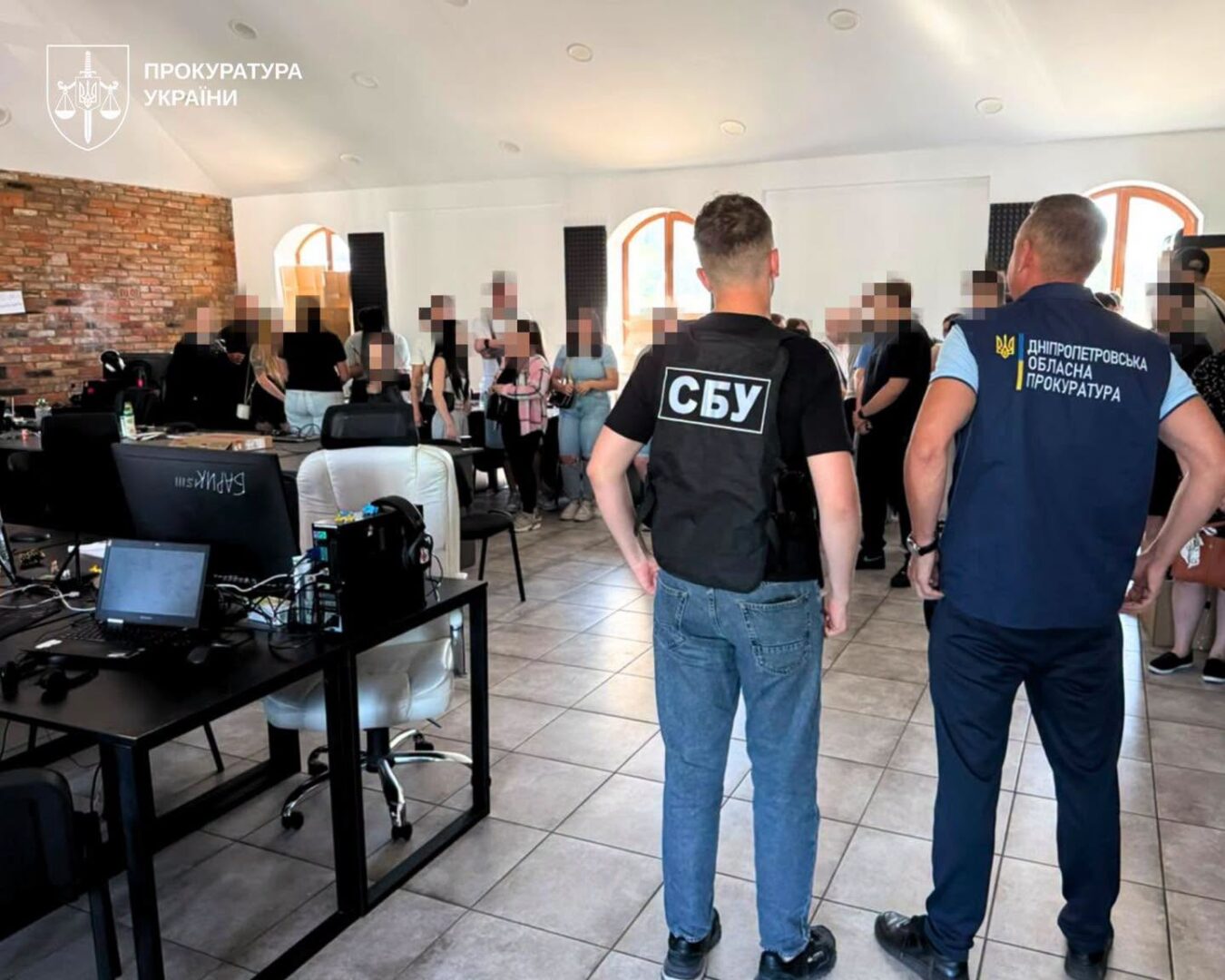 oolshpy - Ошукували українців та іноземців: у трьох регіонах припинено діяльність call-центрів - rai.ua