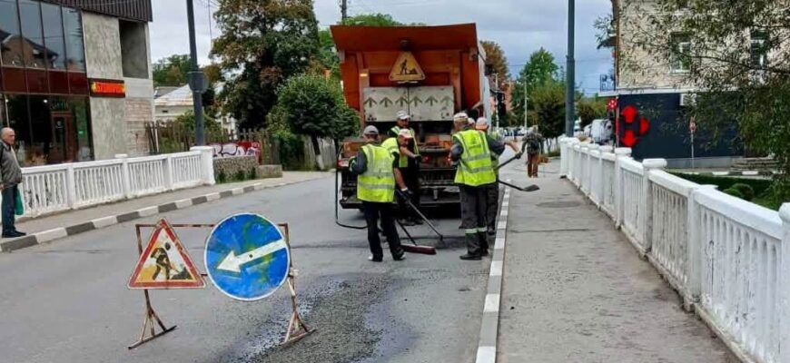 В громадах тривають ремонтні роботи доріг