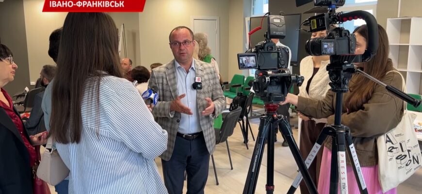 В ІФНТУНГ стартував другий міжнародний науково-педагогічний форум. Відео