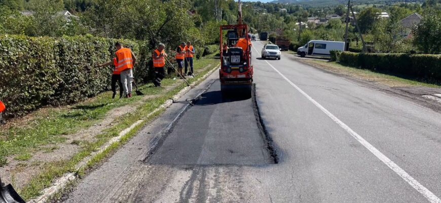 Дорожники Прикарпаття продовжують ремонт аварійних ділянок