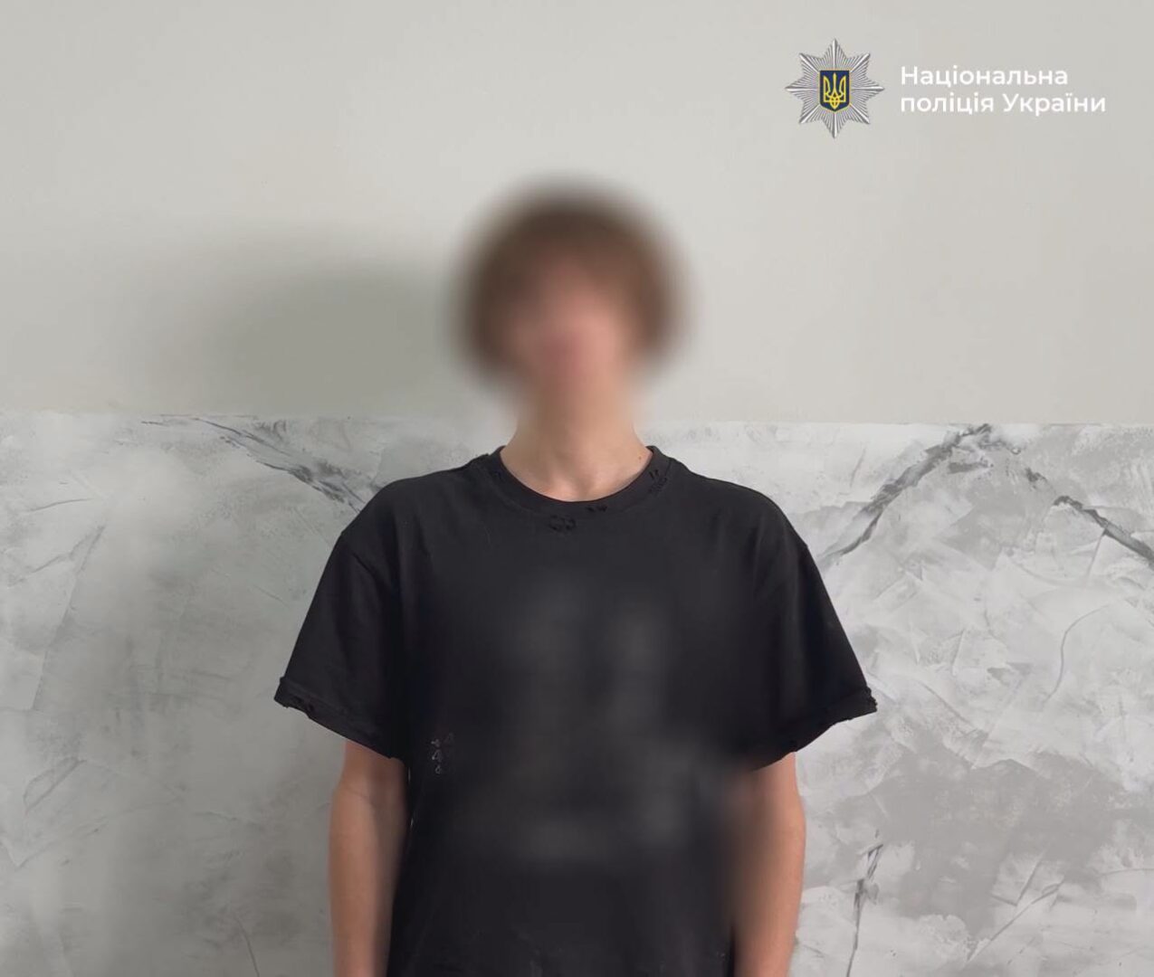 shol9h.osh - Поліцейські встановили осіб, які розмалювали фасад обласної філармонії - rai.ua