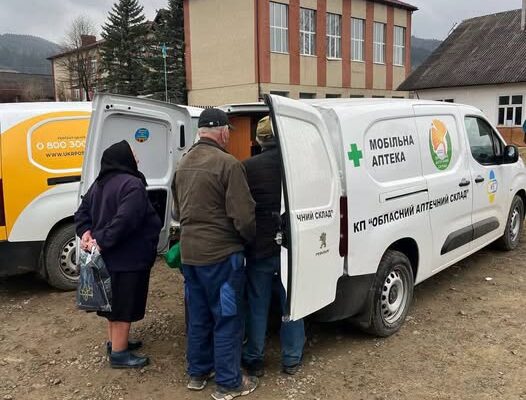 На Прикарпатті продовжують працювати виїзні мобільні аптеки