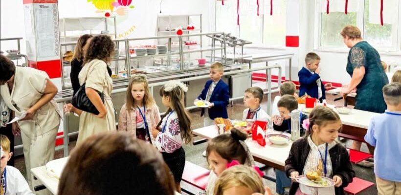 Організація шкільного харчування: Віталій Ільчишин відвідав Калуський ліцей №10
