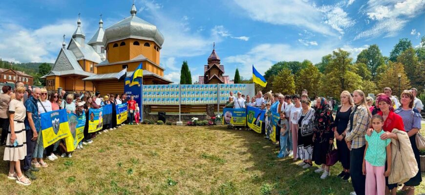 У Верховині відкрили Алею «Віри та Надії» на честь 61 земляка