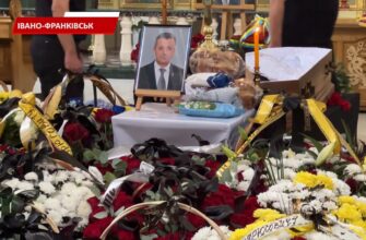 Івано-Франківськ попрощався з колишнім міським головою Віктором Анушкевичусом. Відео