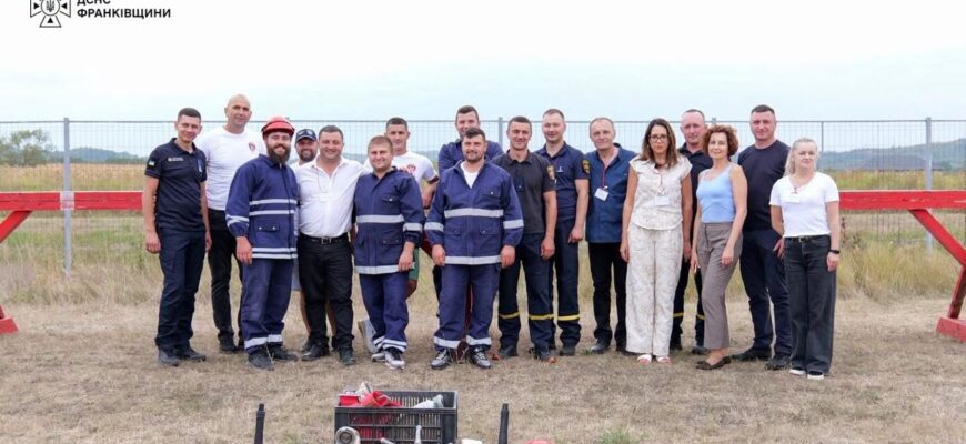 Рятувальники Івано-Франківщини обмінялися досвідом із колегами з Румунії