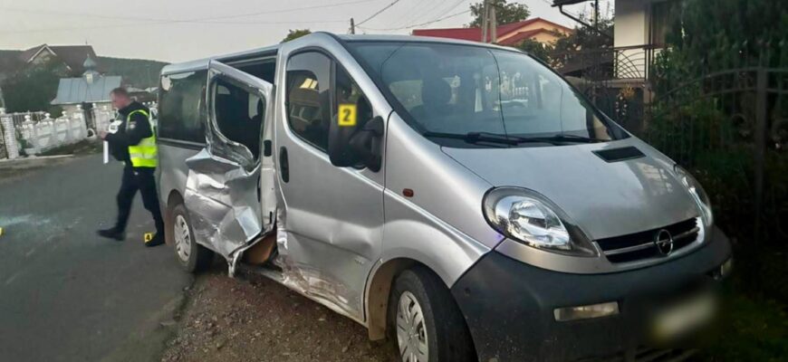 У селі Маркова зіткнулися автомобіль «Opel Vivaro» та мотоцикл