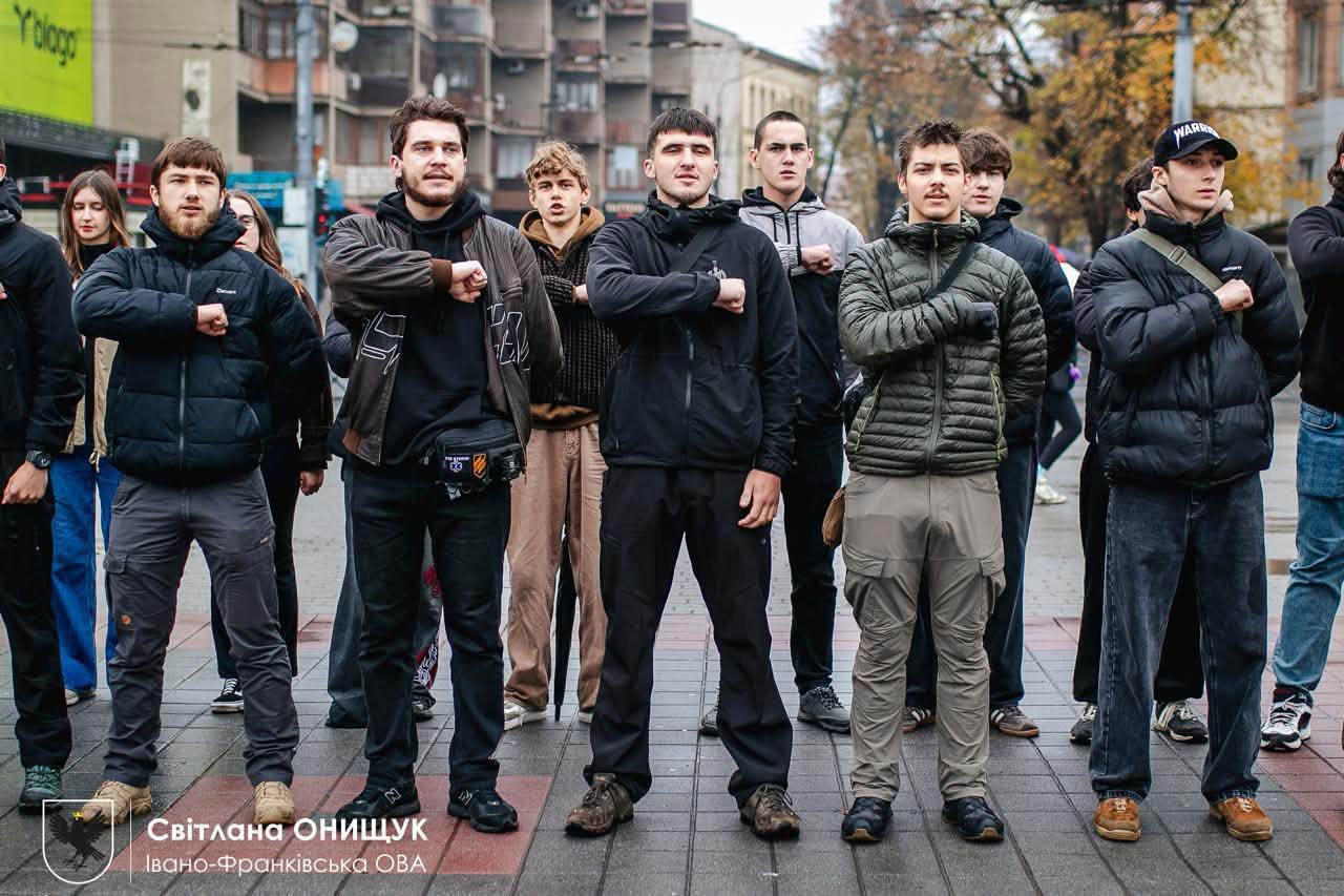 nloiunr9 - В Івано-Франківську відкрили інсталяційну виставку Євгену Коновальцю - rai.ua